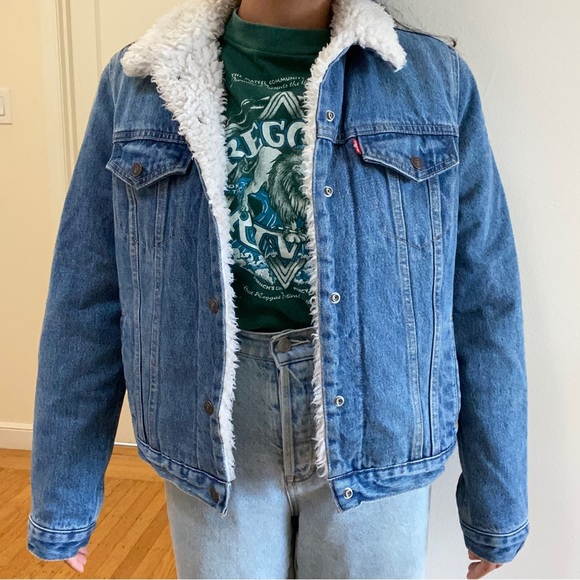 Levi’s Sherpa Lined Jean Jacket - Picture 2 of 7